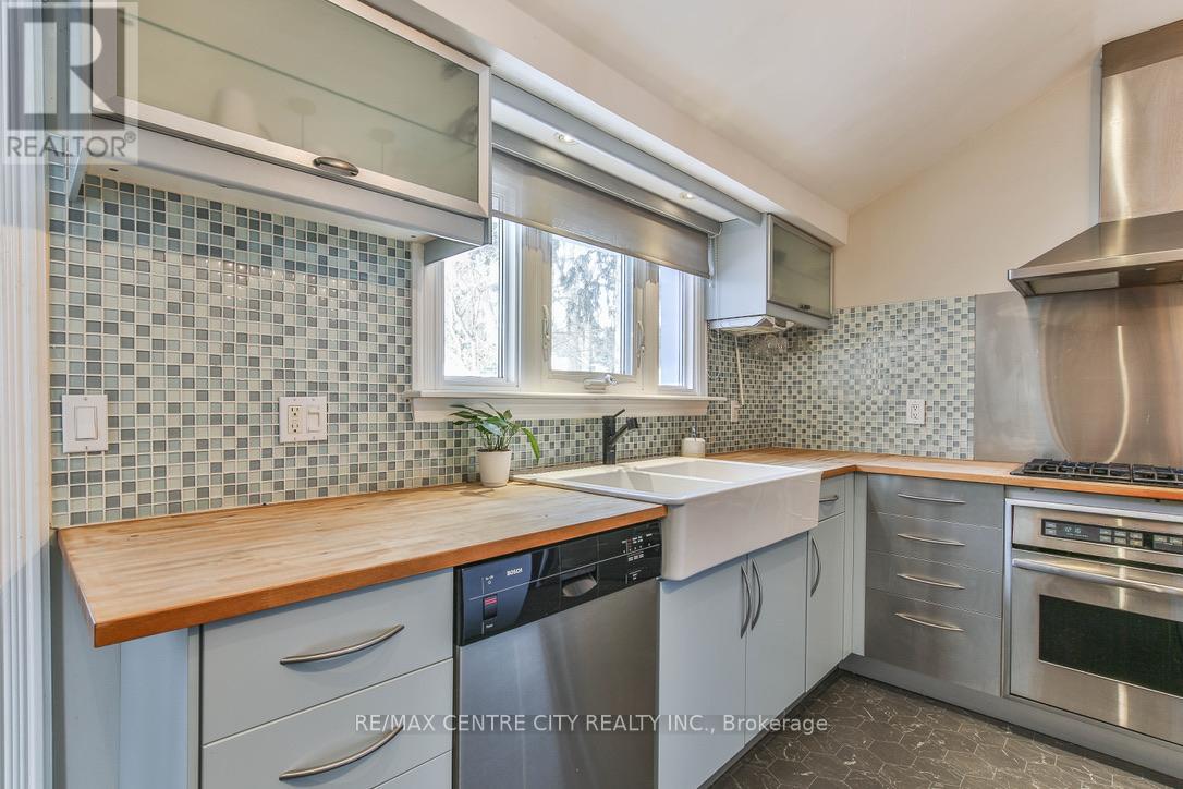 54 WILLIAM STREET - 19