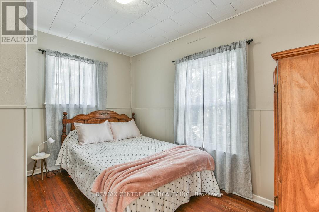 54 WILLIAM STREET - 30