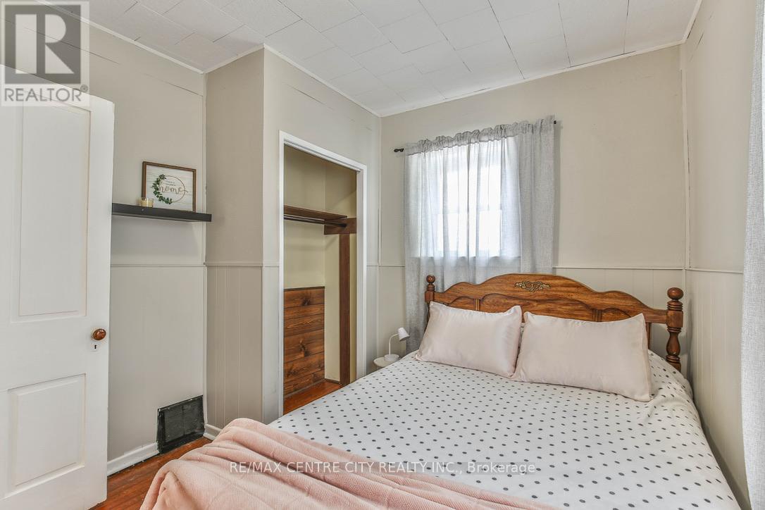54 WILLIAM STREET - 31