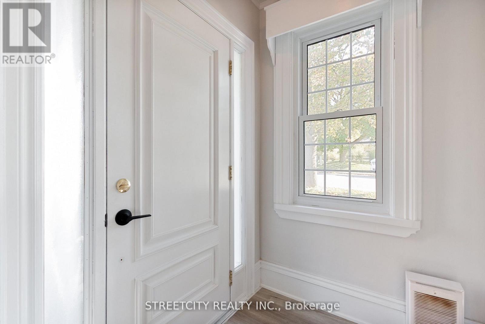 58 NORWICH AVENUE - Photo 4 of 50, Woodstock (Woodstock - South), Ontario