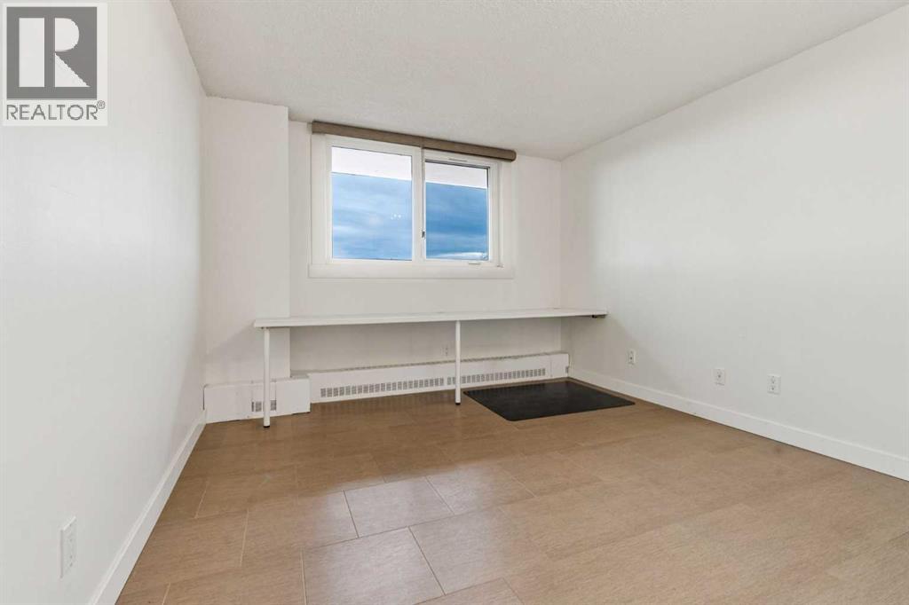 Single Family House for Sale in    Avenue SW Windsor Park Calgary 