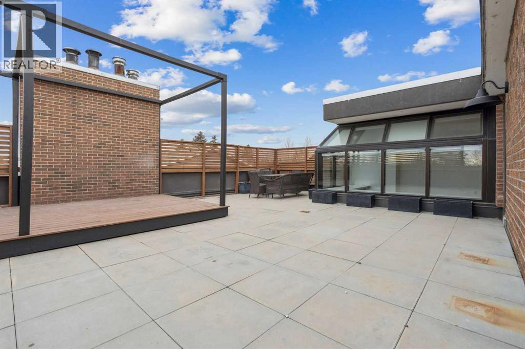 Single Family House for Sale in    Avenue SW Windsor Park Calgary 