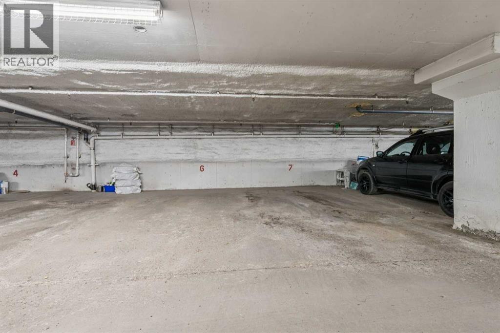 Single Family House for Sale in    Avenue SW Windsor Park Calgary 