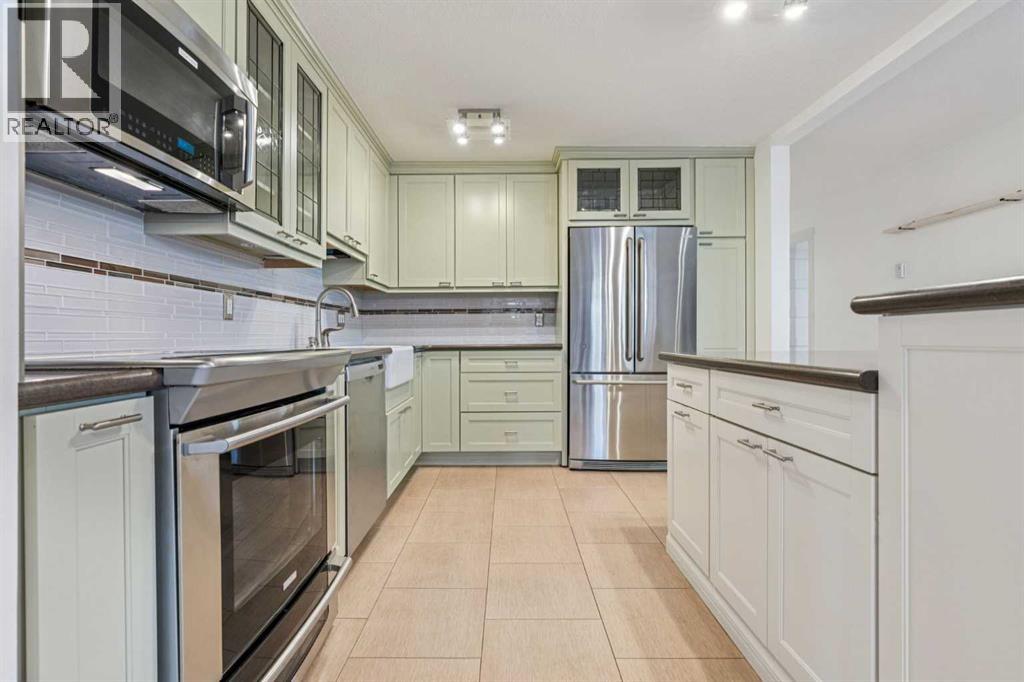 Single Family House for Sale in    Avenue SW Windsor Park Calgary 