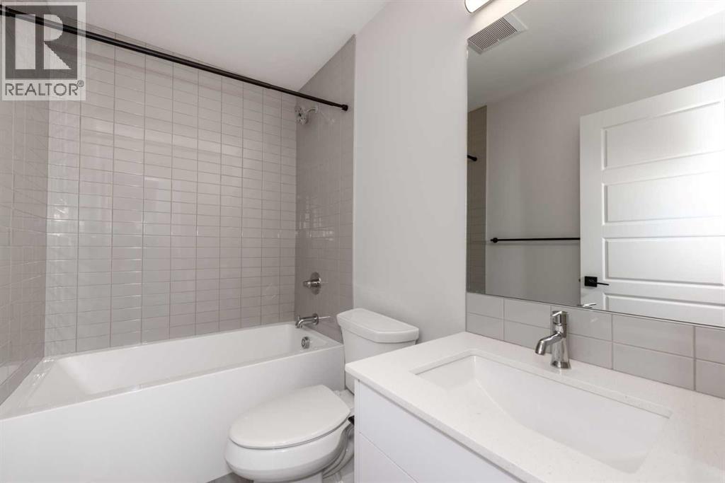 Single Family House for Sale in    Avenue  NW West Hillhurst Calgary 