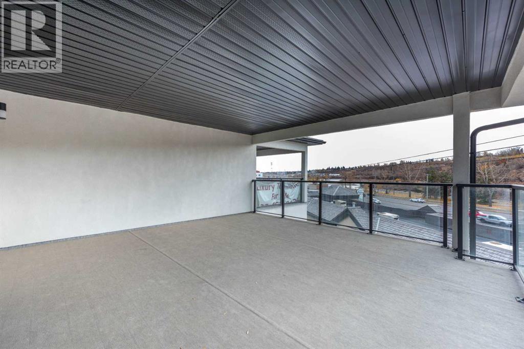 Single Family House for Sale in    Avenue  NW West Hillhurst Calgary 