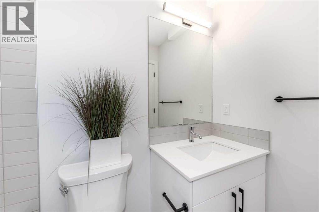 Single Family House for Sale in    Avenue  NW West Hillhurst Calgary 