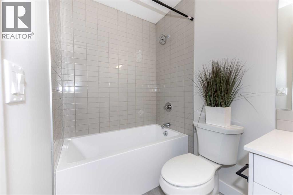 Single Family House for Sale in    Avenue  NW West Hillhurst Calgary 