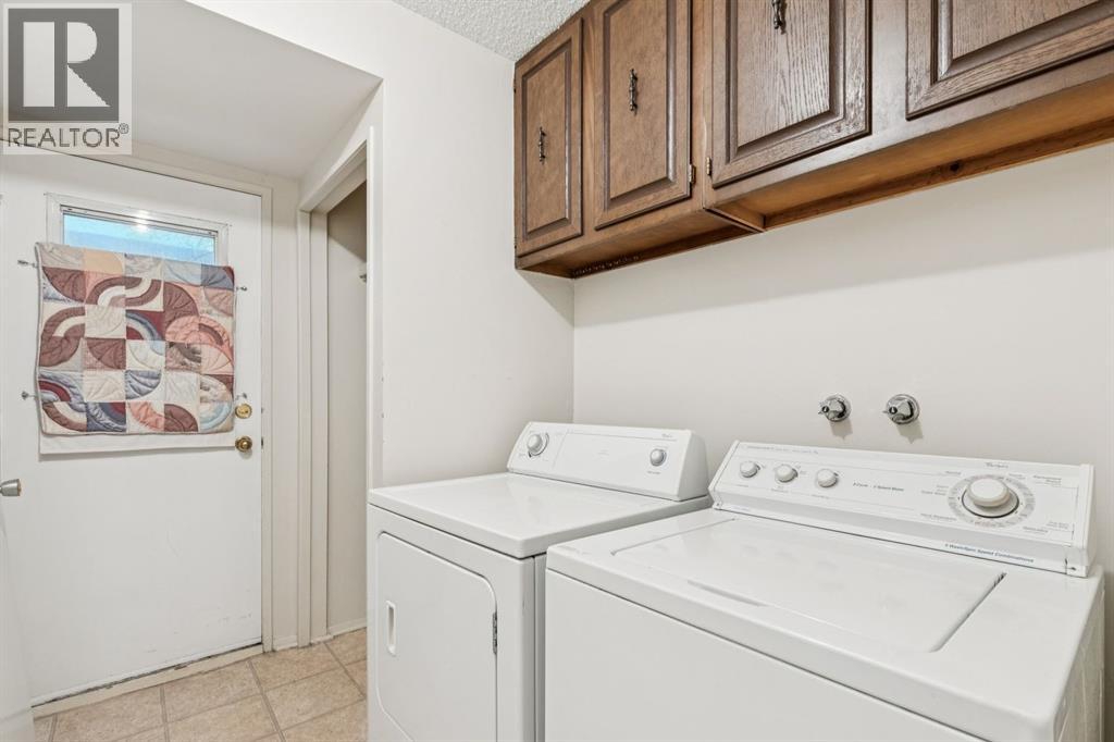 Single Family House for Sale in  Silvercreek Close NW Silver Springs Calgary 