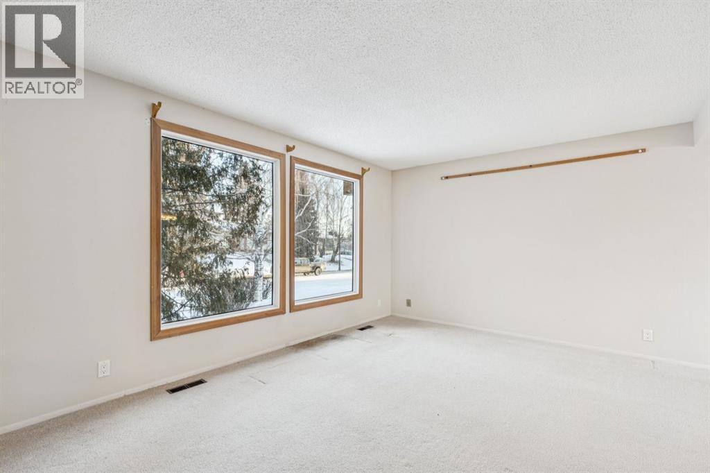 Single Family House for Sale in  Silvercreek Close NW Silver Springs Calgary 