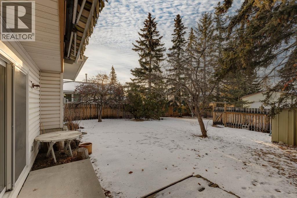 Single Family House for Sale in  Silvercreek Close NW Silver Springs Calgary 