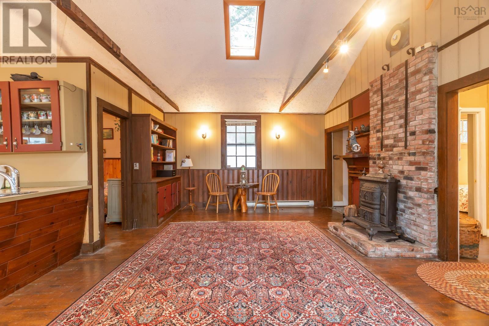 Property 19 of 47 of 222 Old Trunk 1