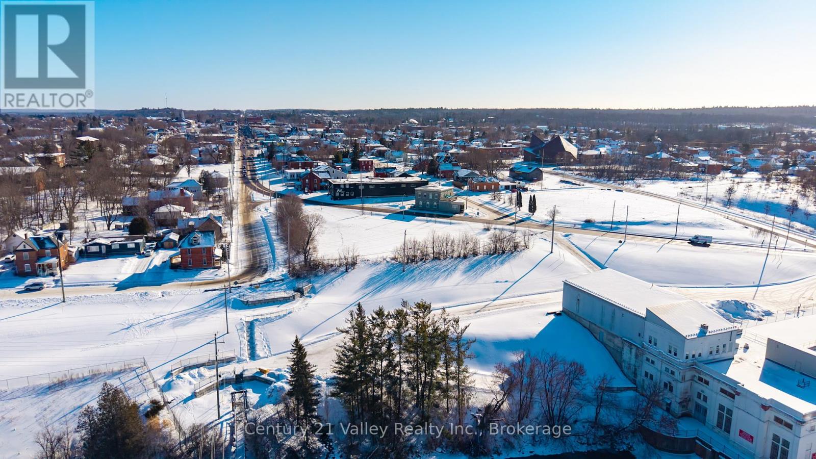20 BRIDGE STREET - Photo 3 of 50, Renfrew, Ontario