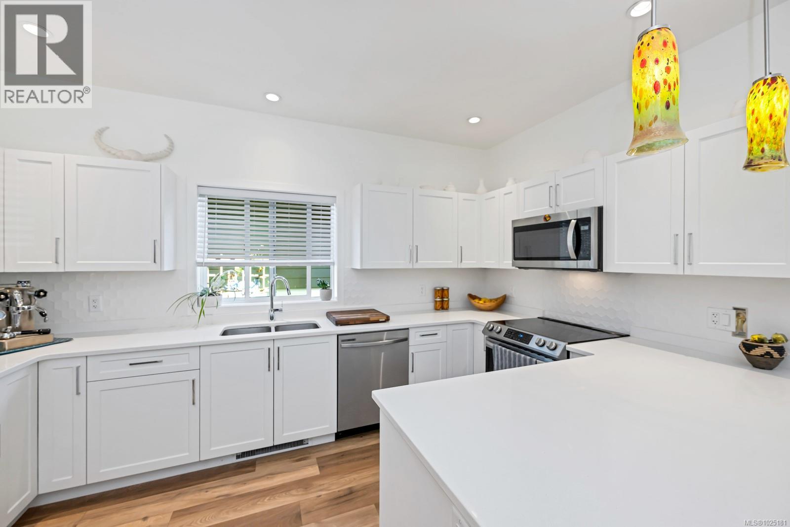 31 Saanich Ridge Dr, Central Saanich