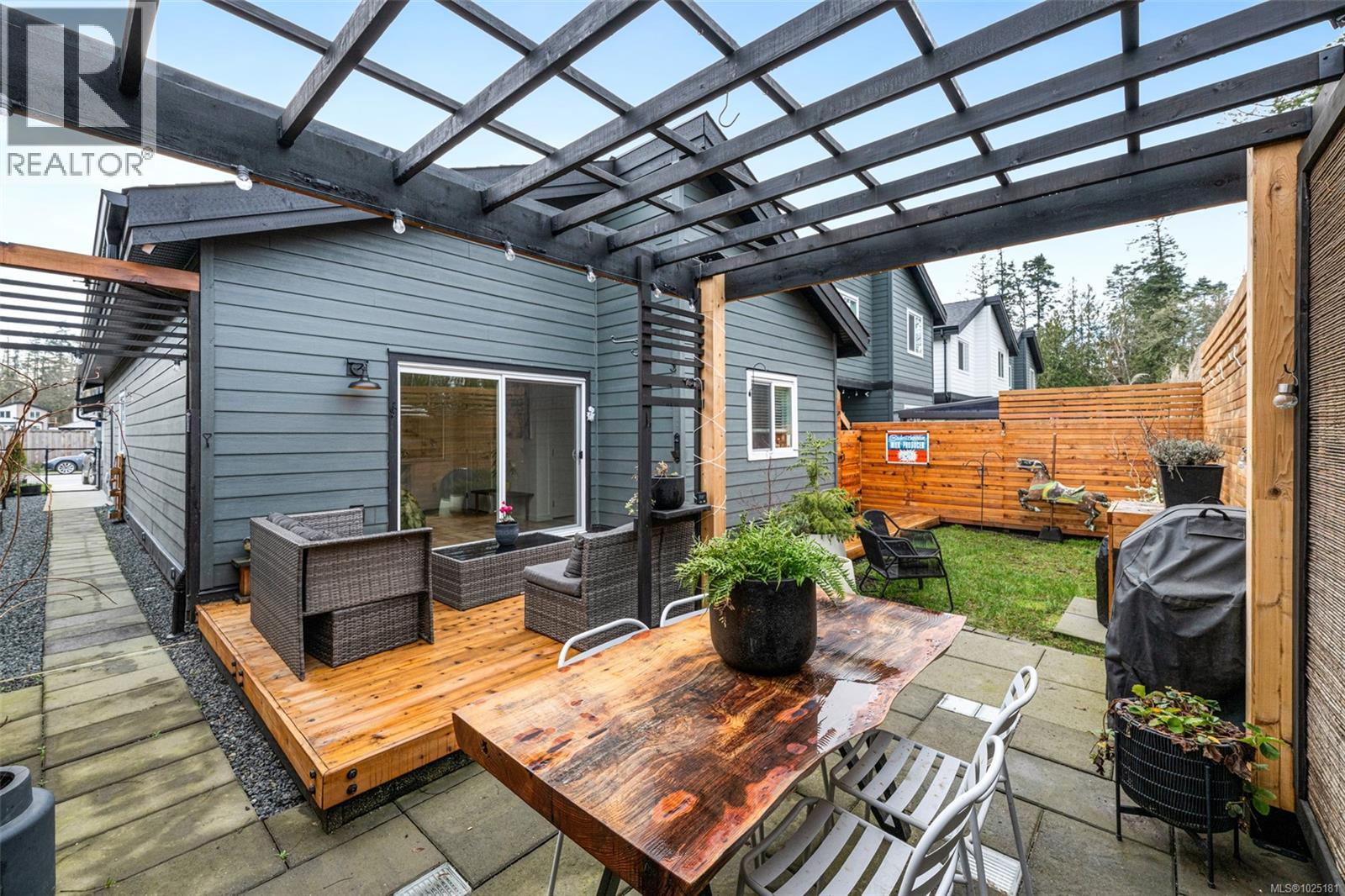 31 Saanich Ridge Dr, Central Saanich