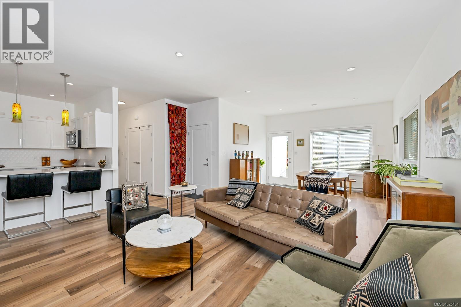 31 Saanich Ridge Dr, Central Saanich