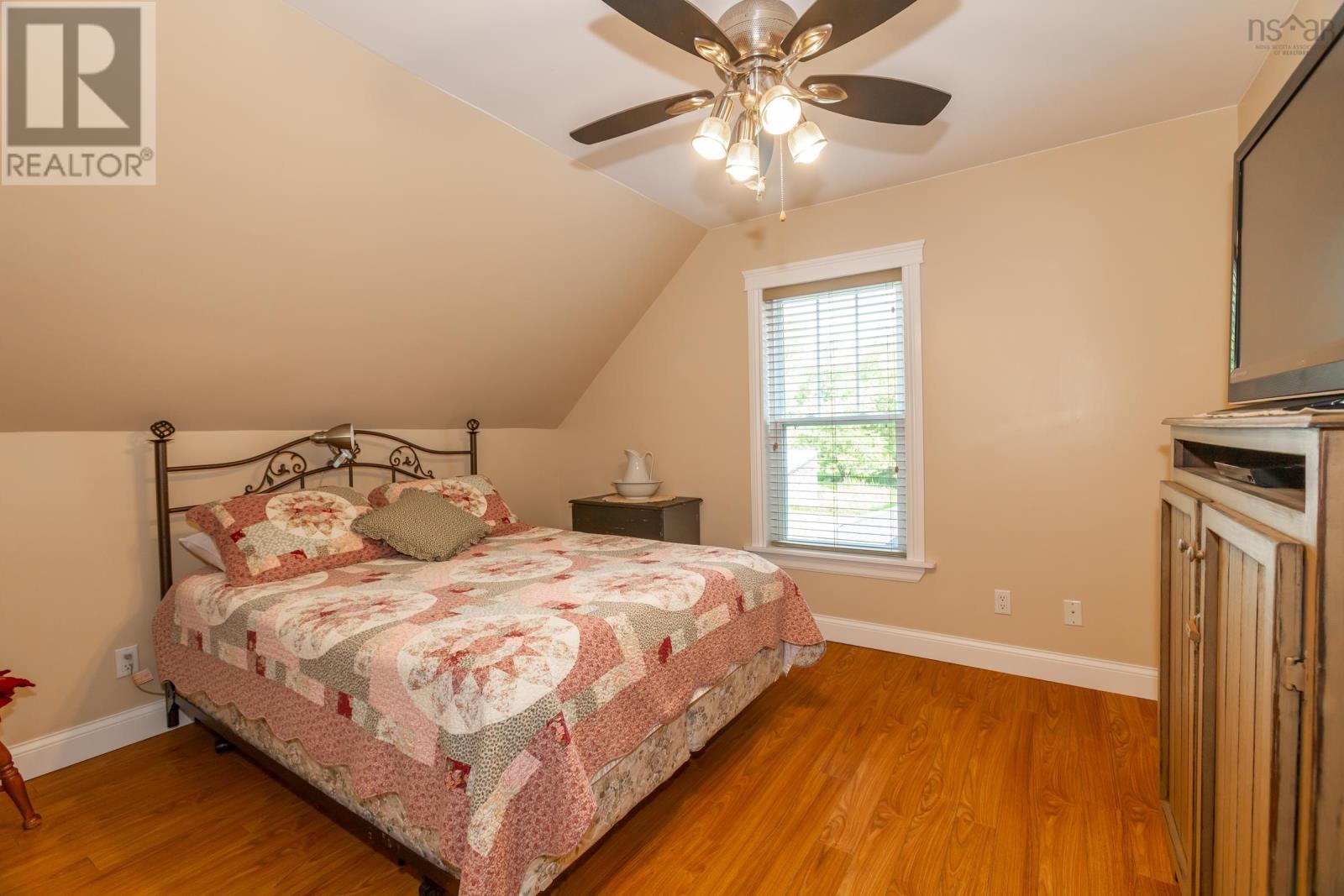 Property 37 of 47 of 36 Drury Lane