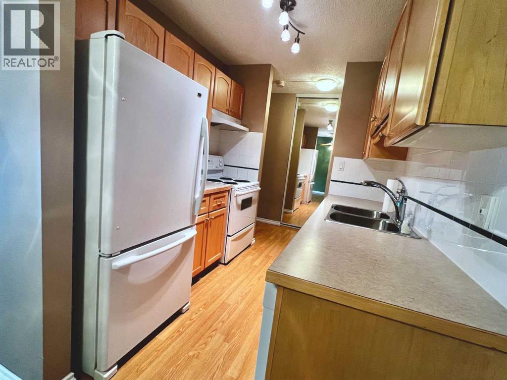 Single Family House for Sale in    Avenue SW Haysboro Calgary 