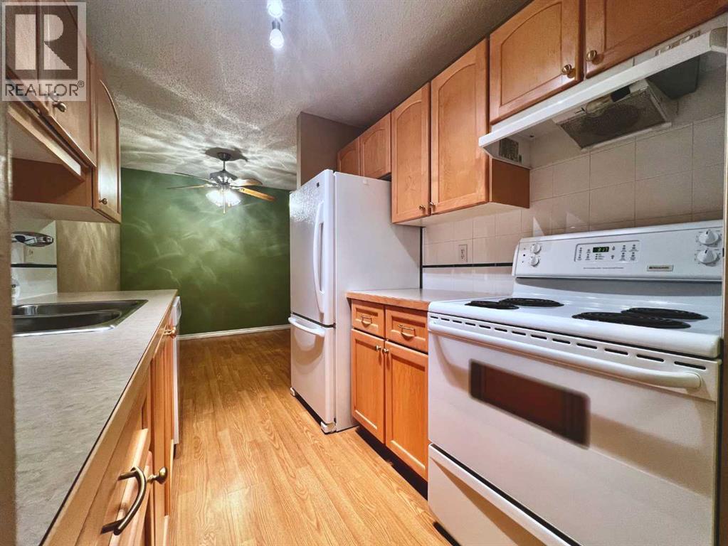 Single Family House for Sale in    Avenue SW Haysboro Calgary 