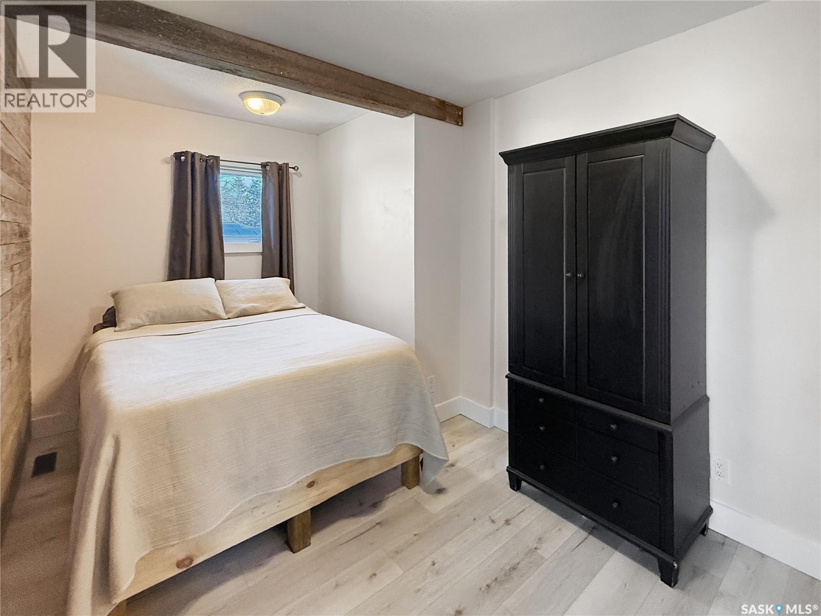 Single Family House Bungalow for Sale in  st AVENUE NE Swift Current 