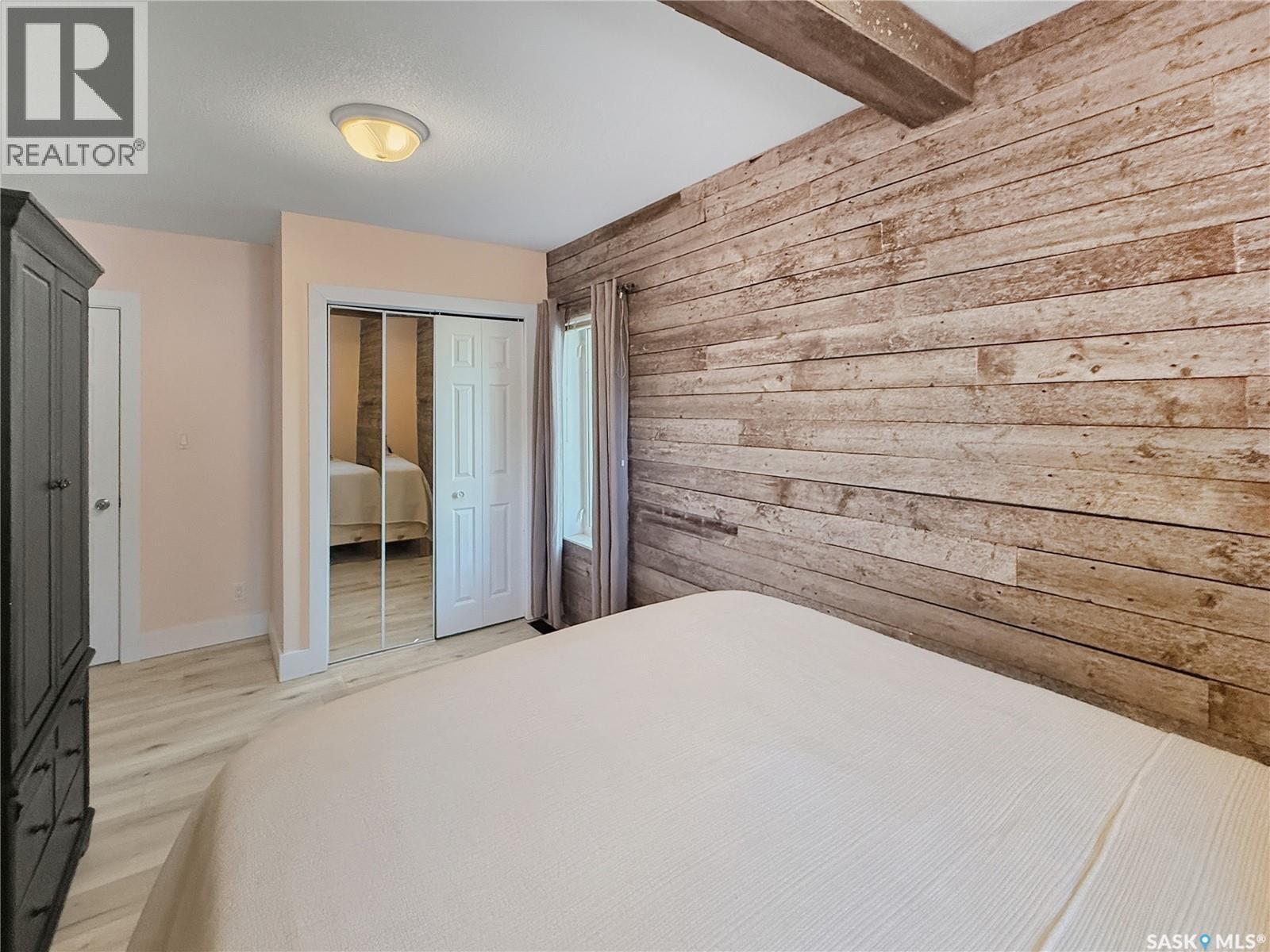 Single Family House Bungalow for Sale in  st AVENUE NE Swift Current 