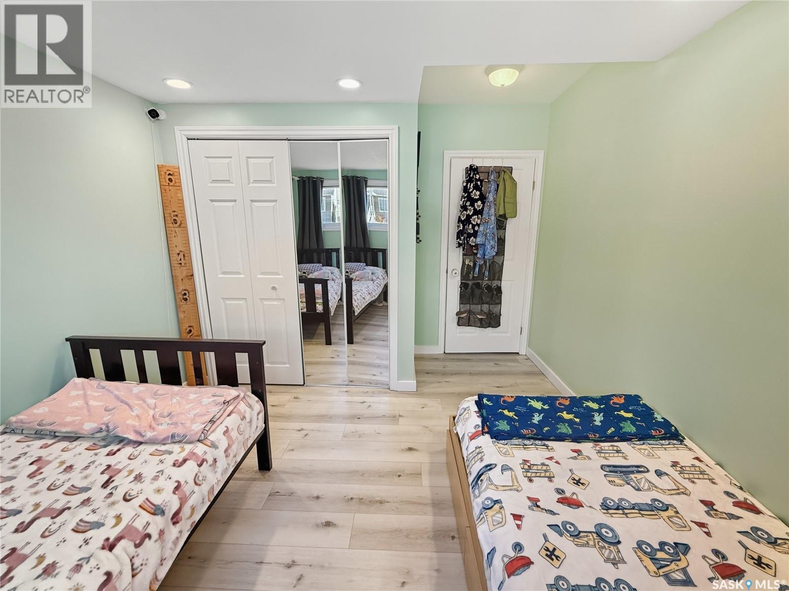 Single Family House Bungalow for Sale in  st AVENUE NE Swift Current 