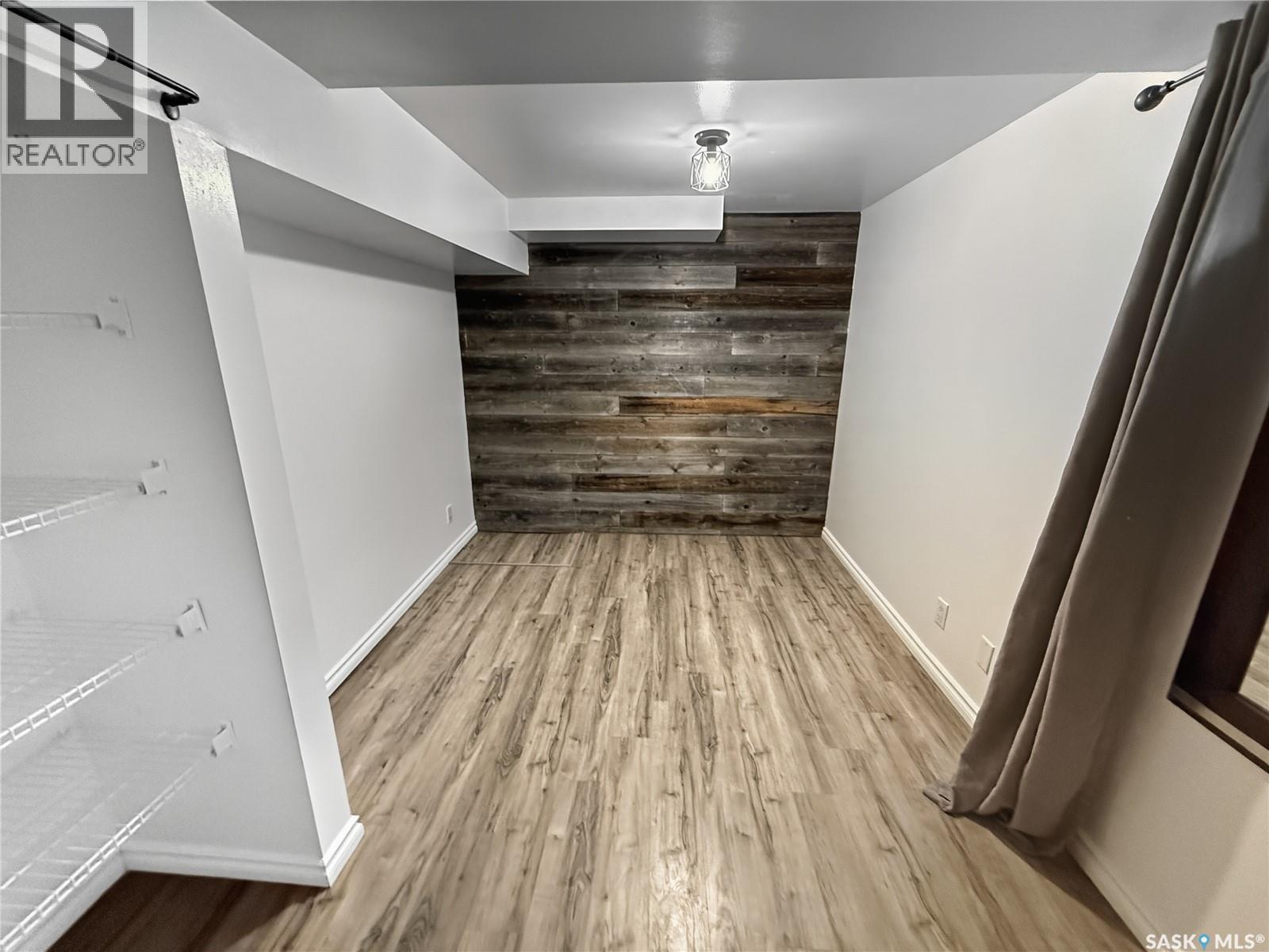 Single Family House Bungalow for Sale in  st AVENUE NE Swift Current 