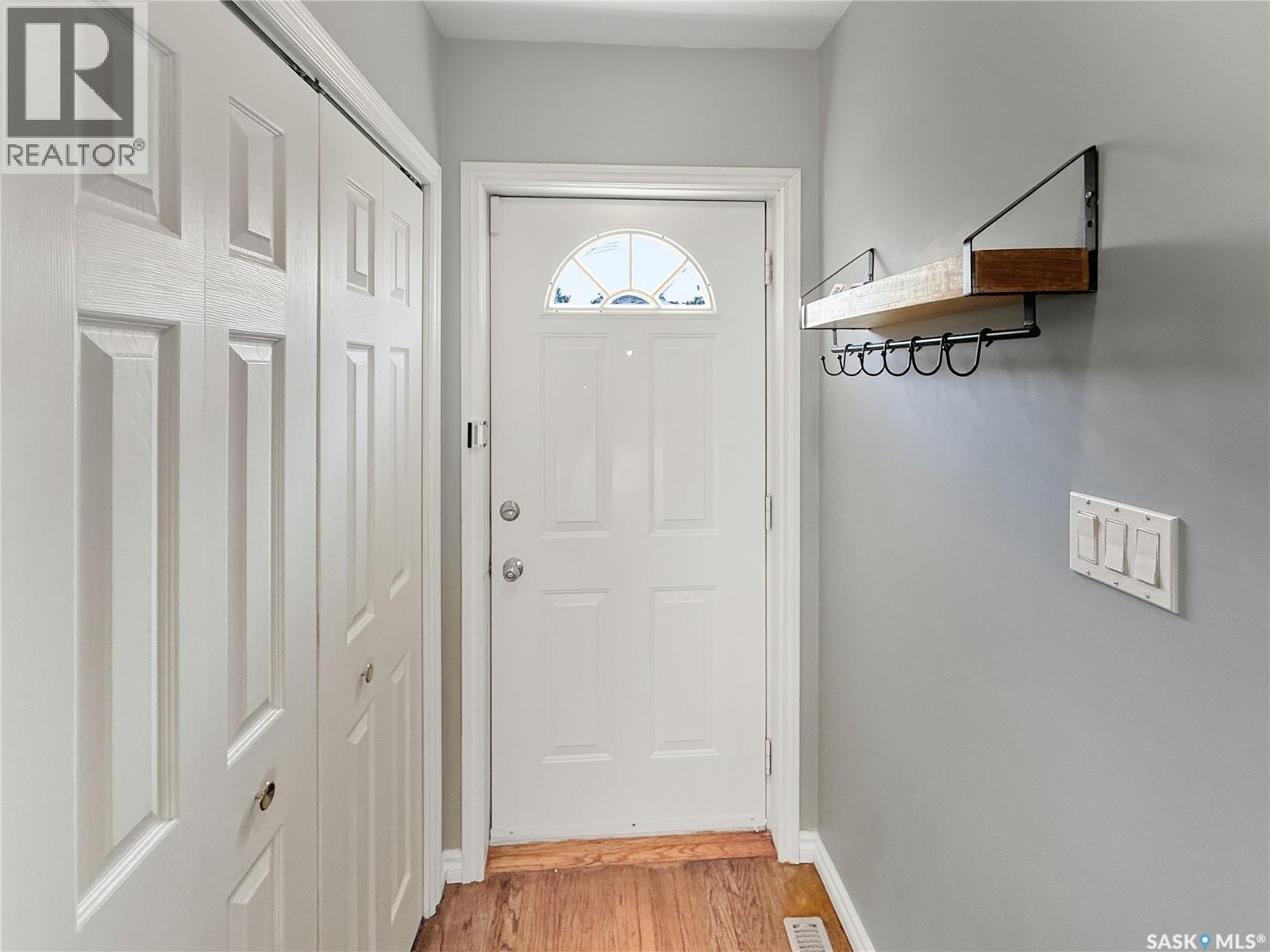 Single Family House Bungalow for Sale in  st AVENUE NE Swift Current 