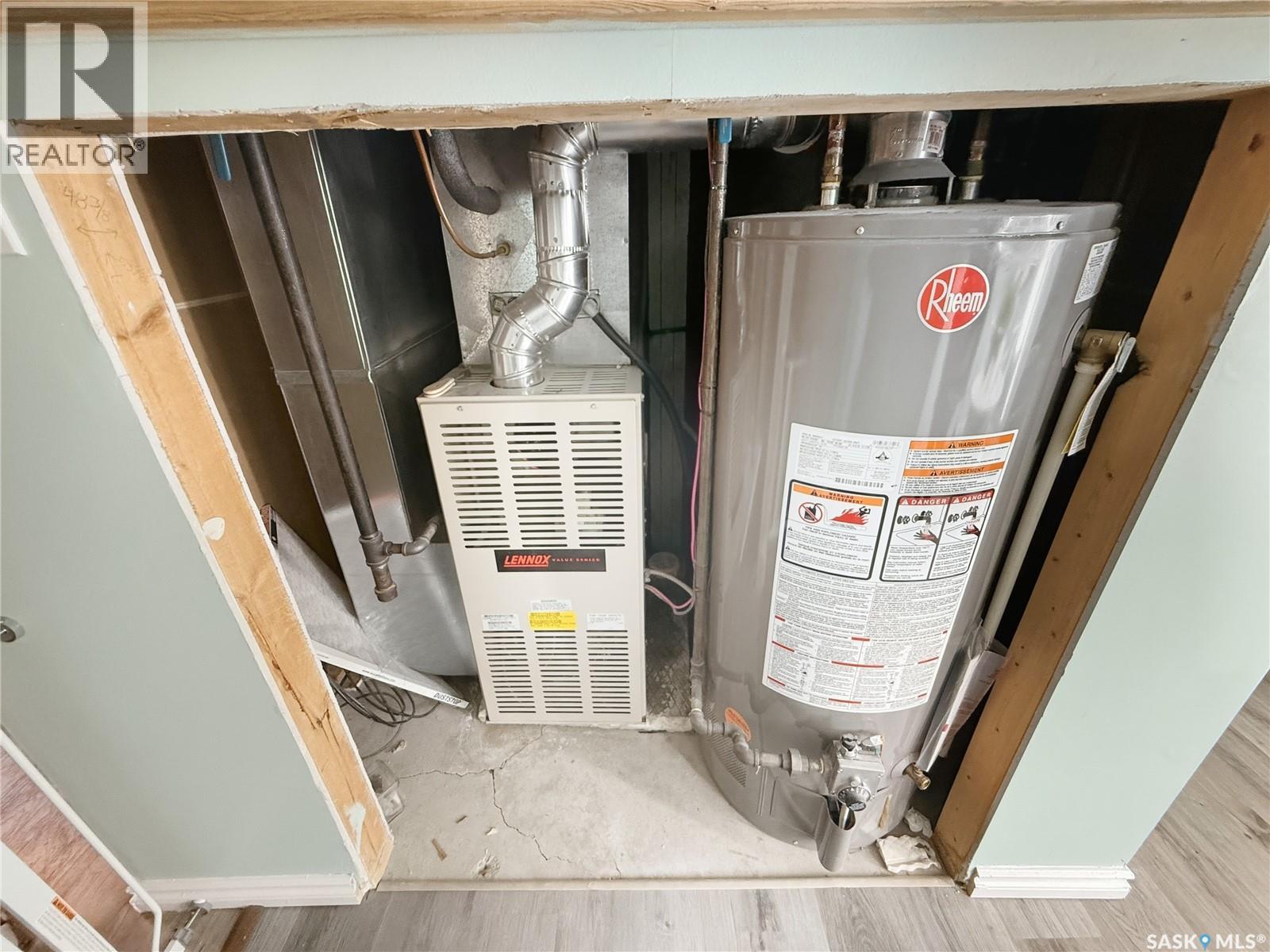 Single Family House Bungalow for Sale in  st AVENUE NE Swift Current 