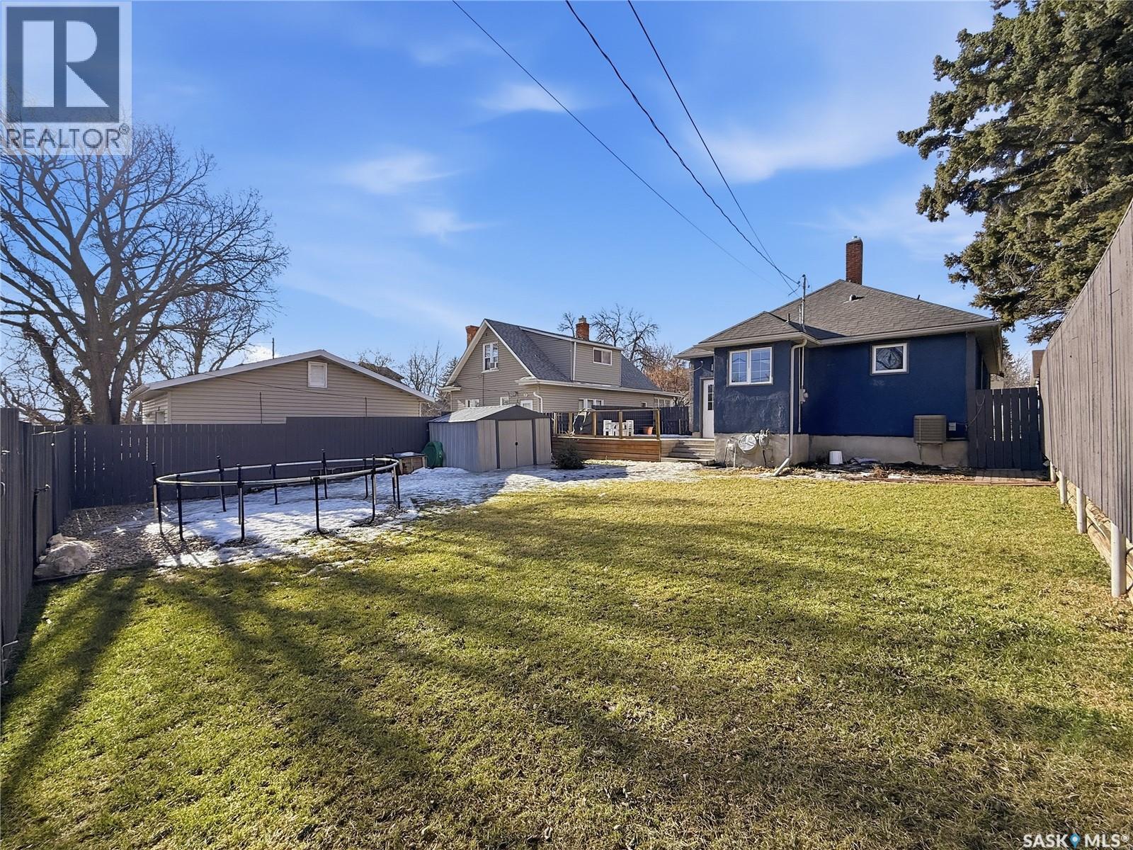 Single Family House Bungalow for Sale in  st AVENUE NE Swift Current 