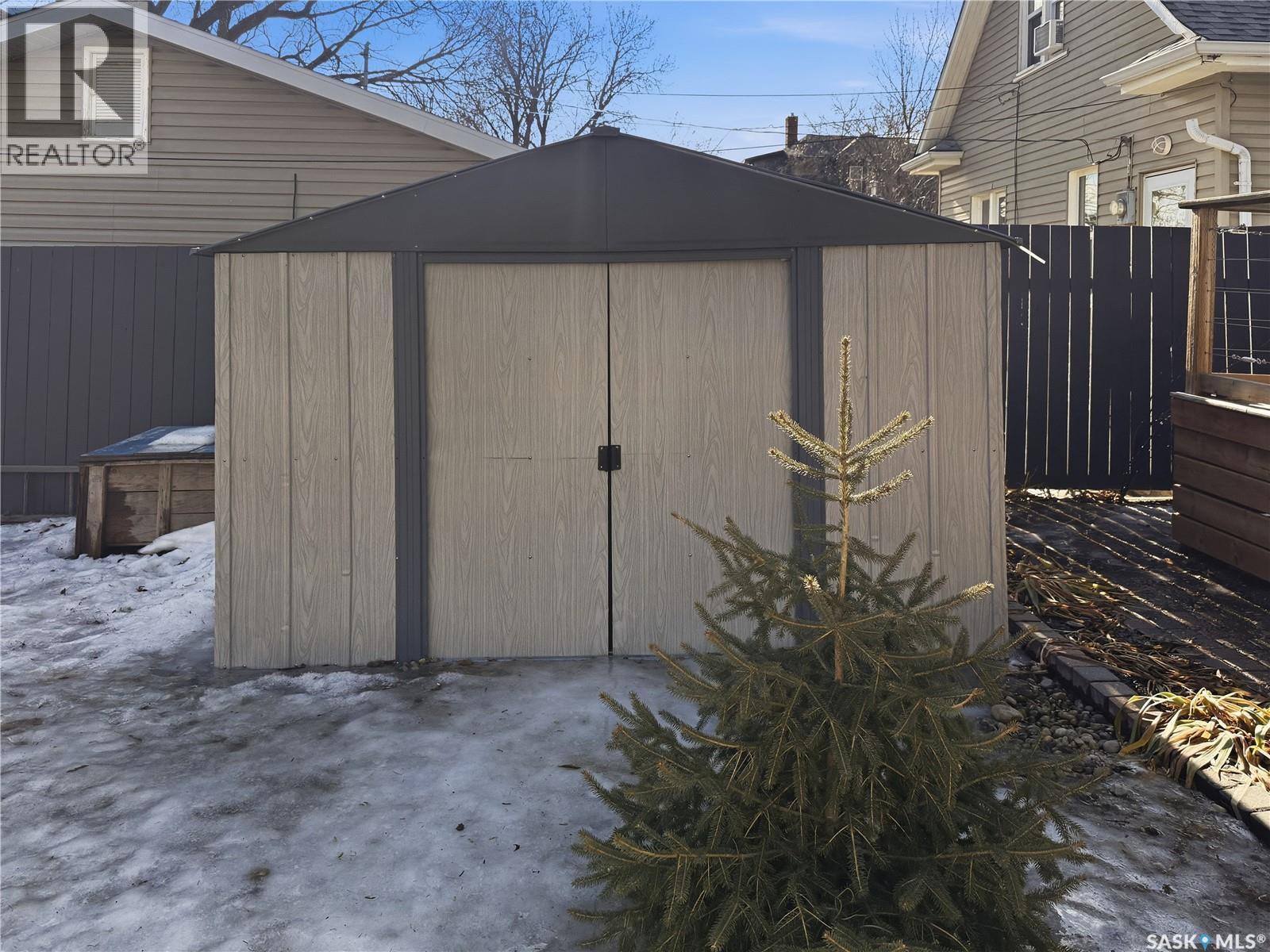 Single Family House Bungalow for Sale in  st AVENUE NE Swift Current 