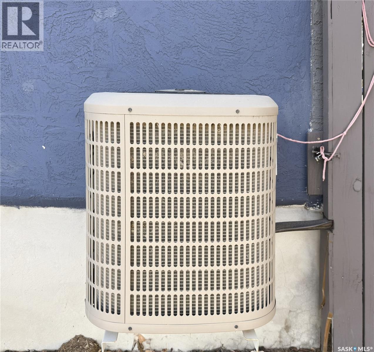 Single Family House Bungalow for Sale in  st AVENUE NE Swift Current 