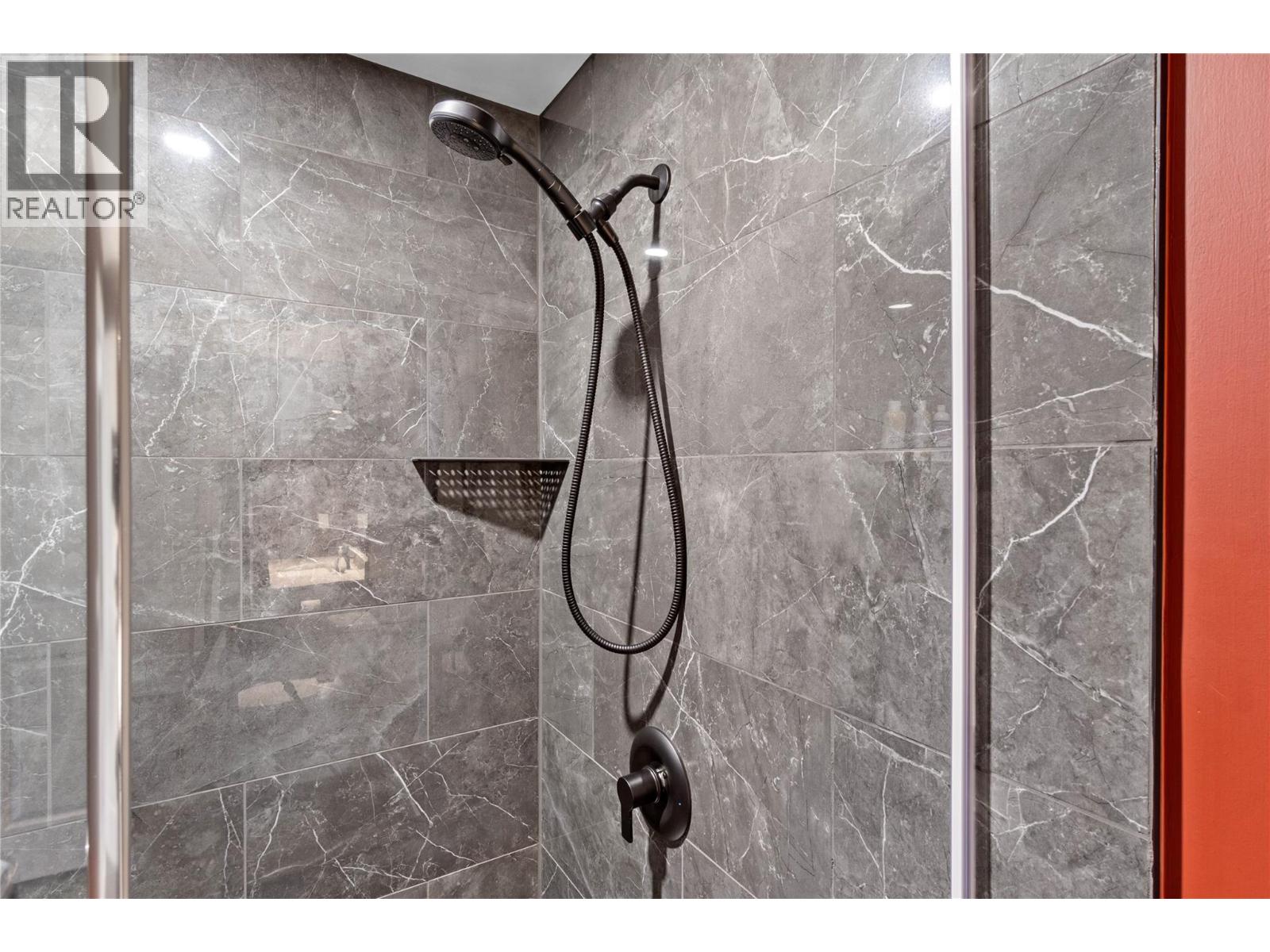 2064 SADDLEBACK Drive, Kamloops