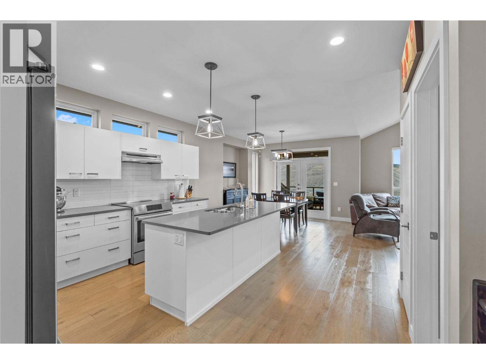 2064 SADDLEBACK Drive, Kamloops