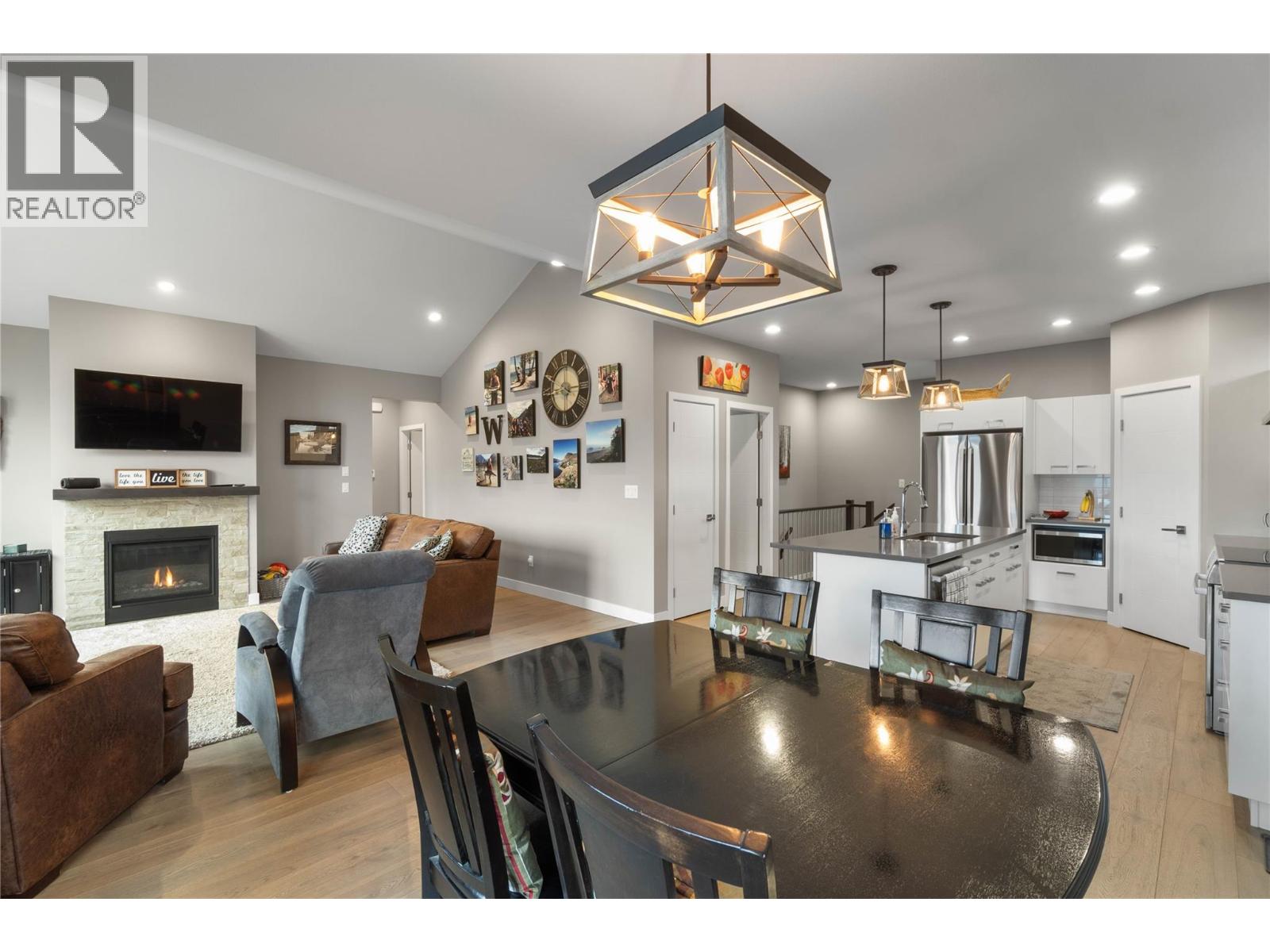 2064 SADDLEBACK Drive, Kamloops