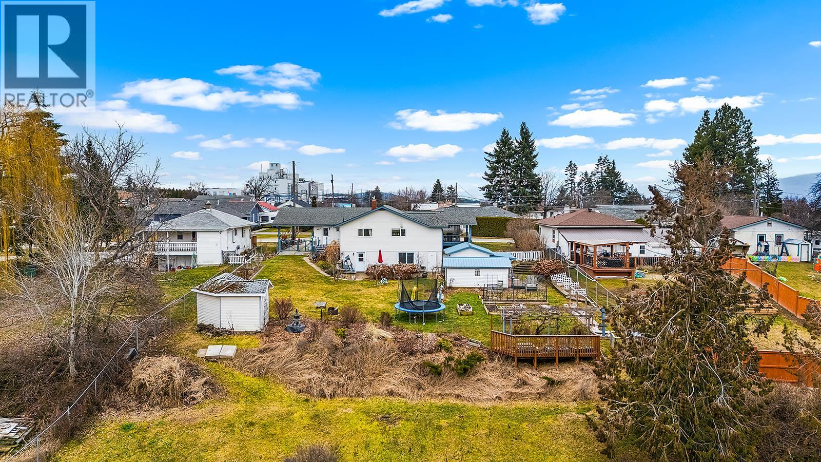 1220 CEDAR Street, Creston