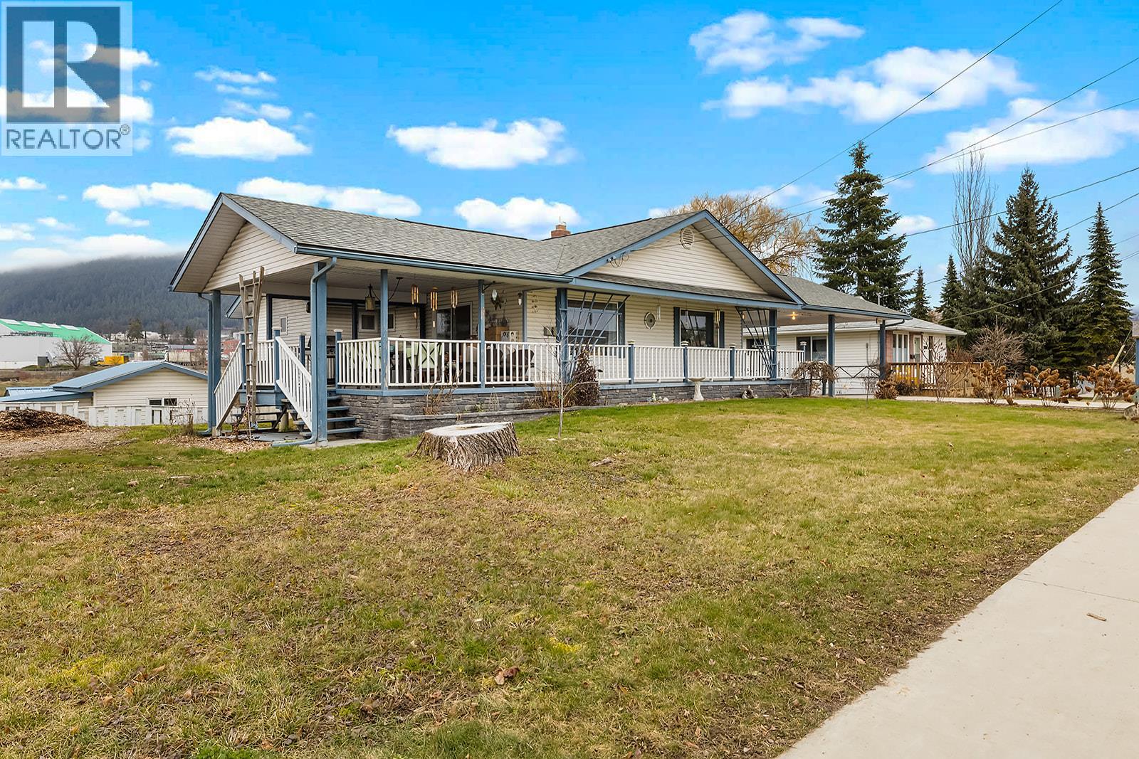 1220 CEDAR Street, Creston