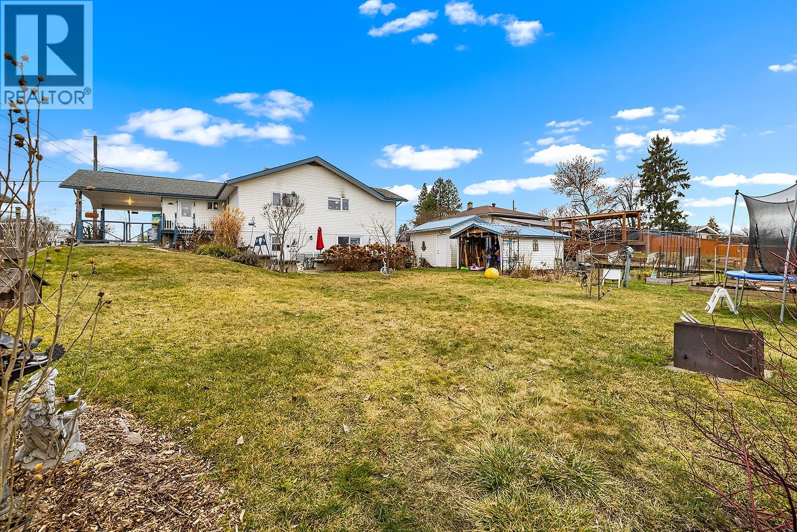 1220 CEDAR Street, Creston