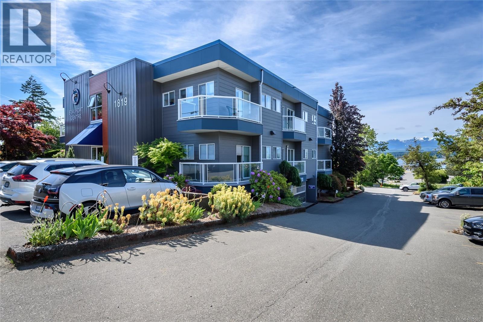 203 1819 Beaufort Ave, Comox