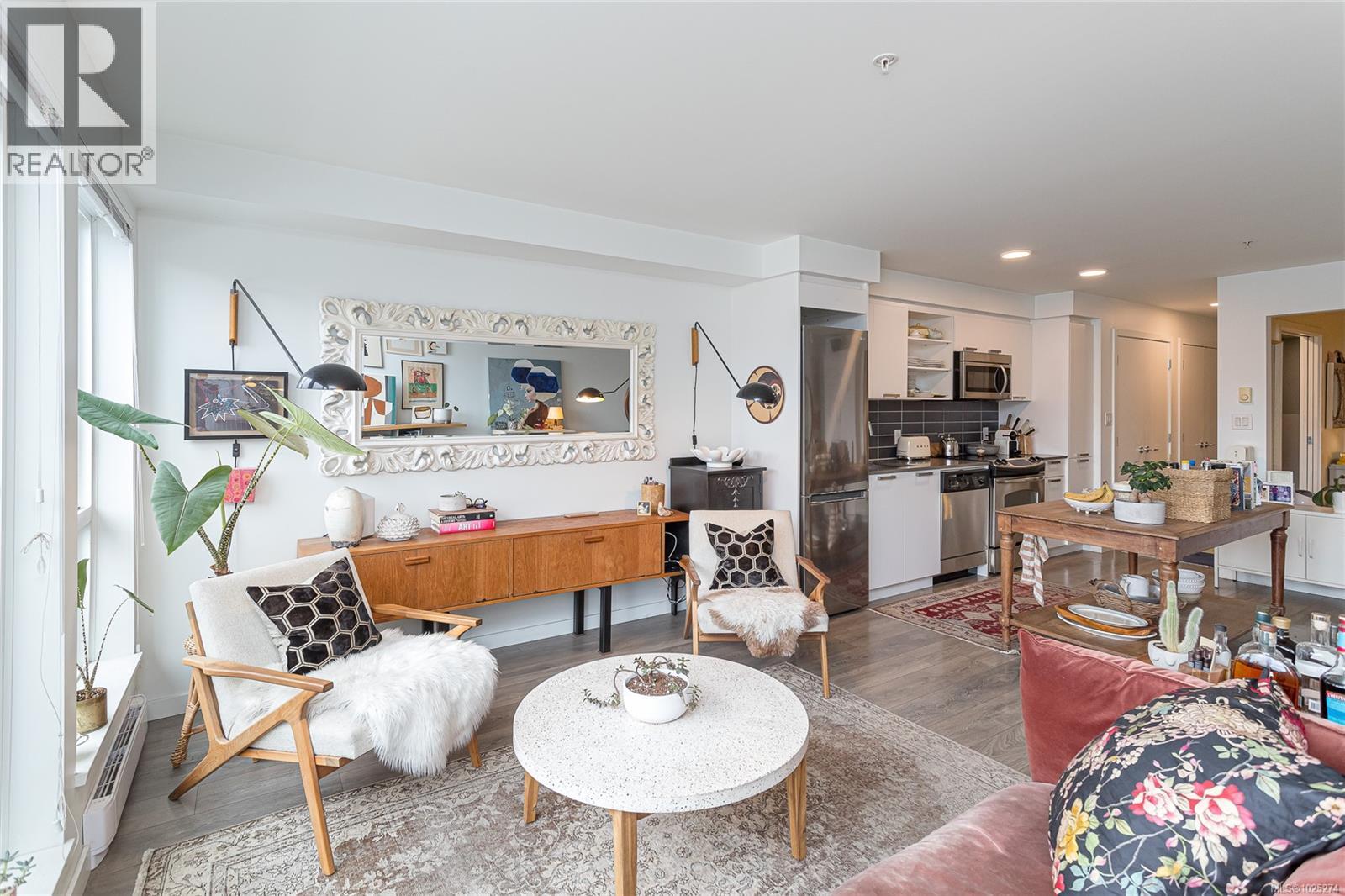 403 528 Pandora Avenue, Victoria