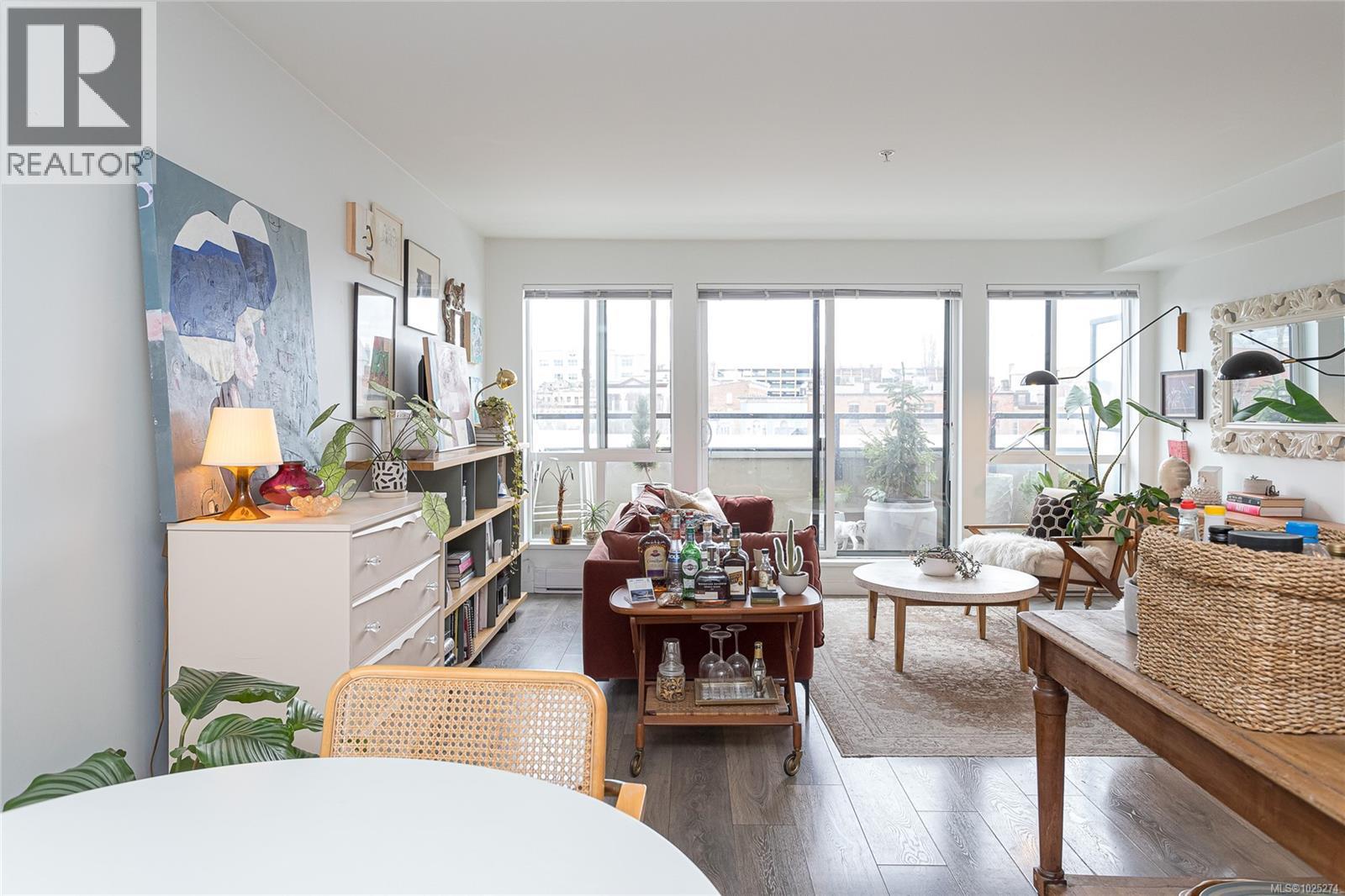 403 528 Pandora Avenue, Victoria