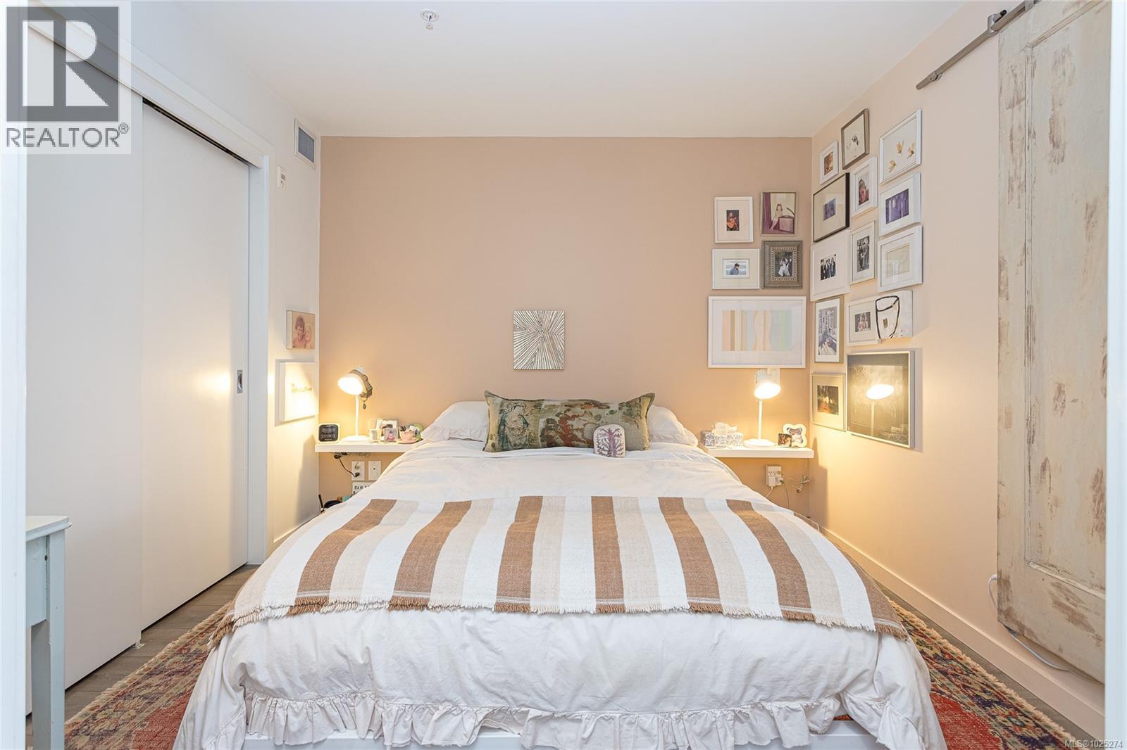 403 528 Pandora Avenue, Victoria