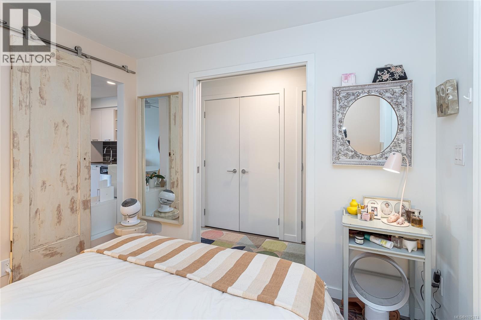 403 528 Pandora Avenue, Victoria