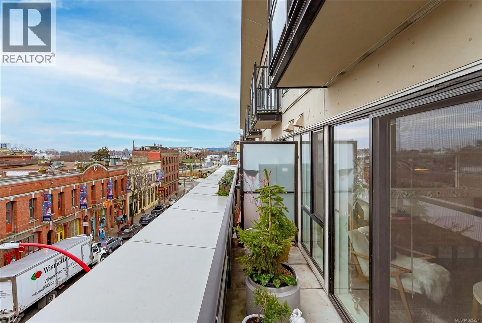 403 528 Pandora Avenue, Victoria