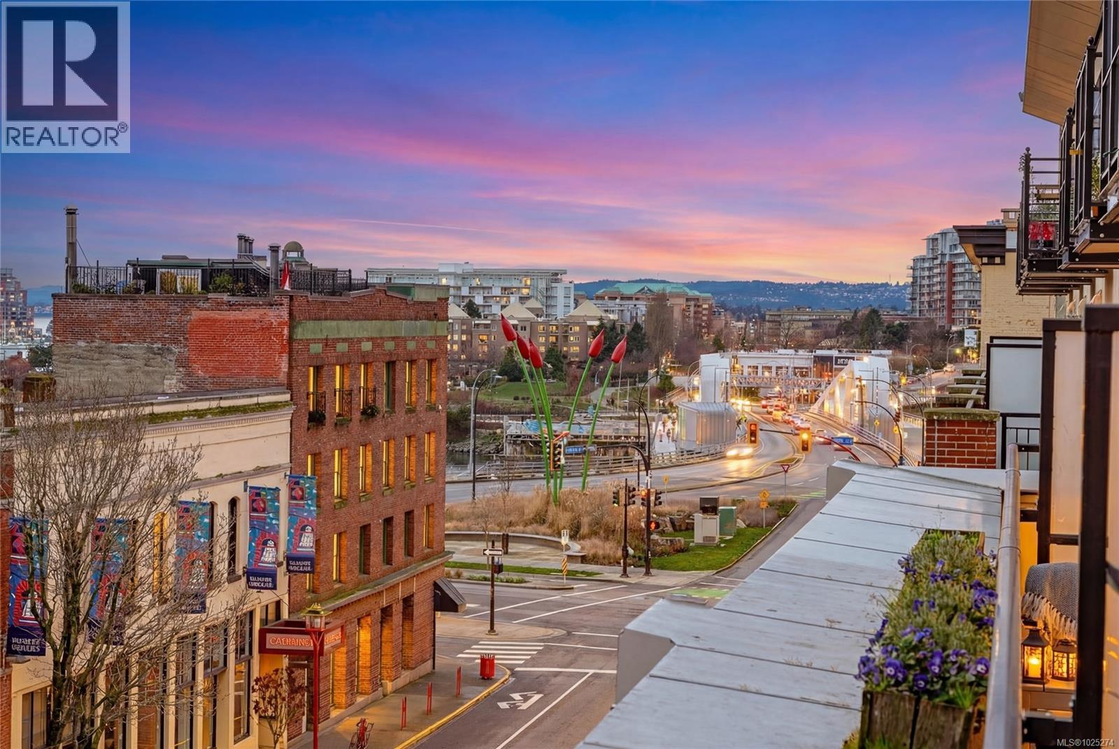 403 528 Pandora Avenue, Victoria