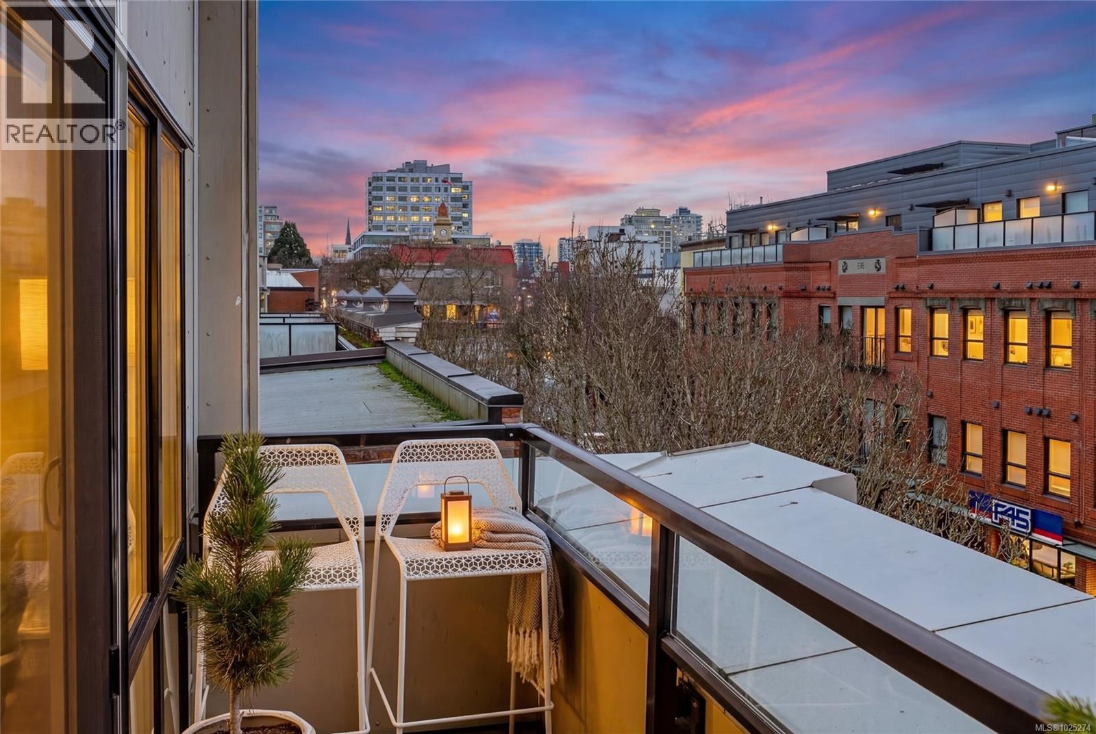 403 528 Pandora Avenue, Victoria