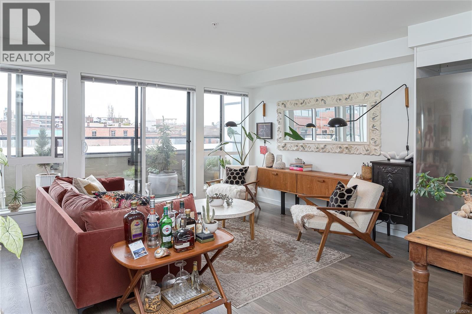 403 528 Pandora Avenue, Victoria