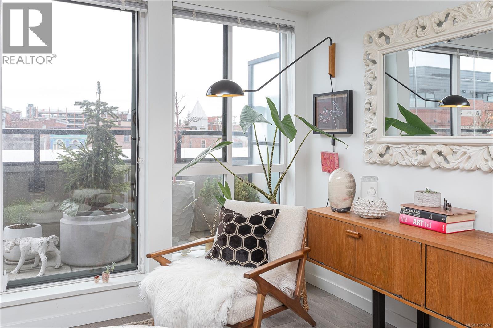 403 528 Pandora Avenue, Victoria