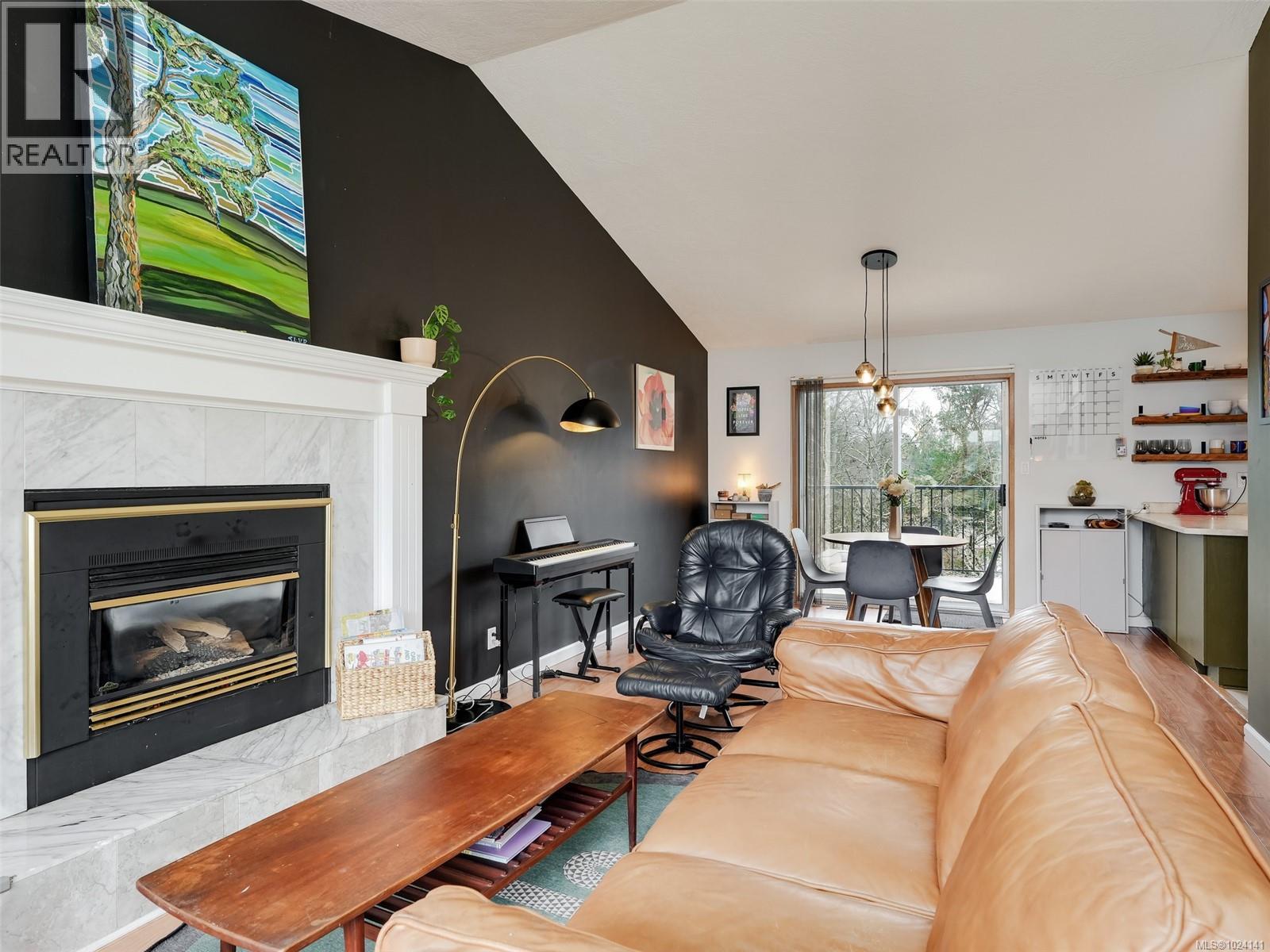 560 Atkins Ave - Photo 3 of 35, Langford, British Columbia