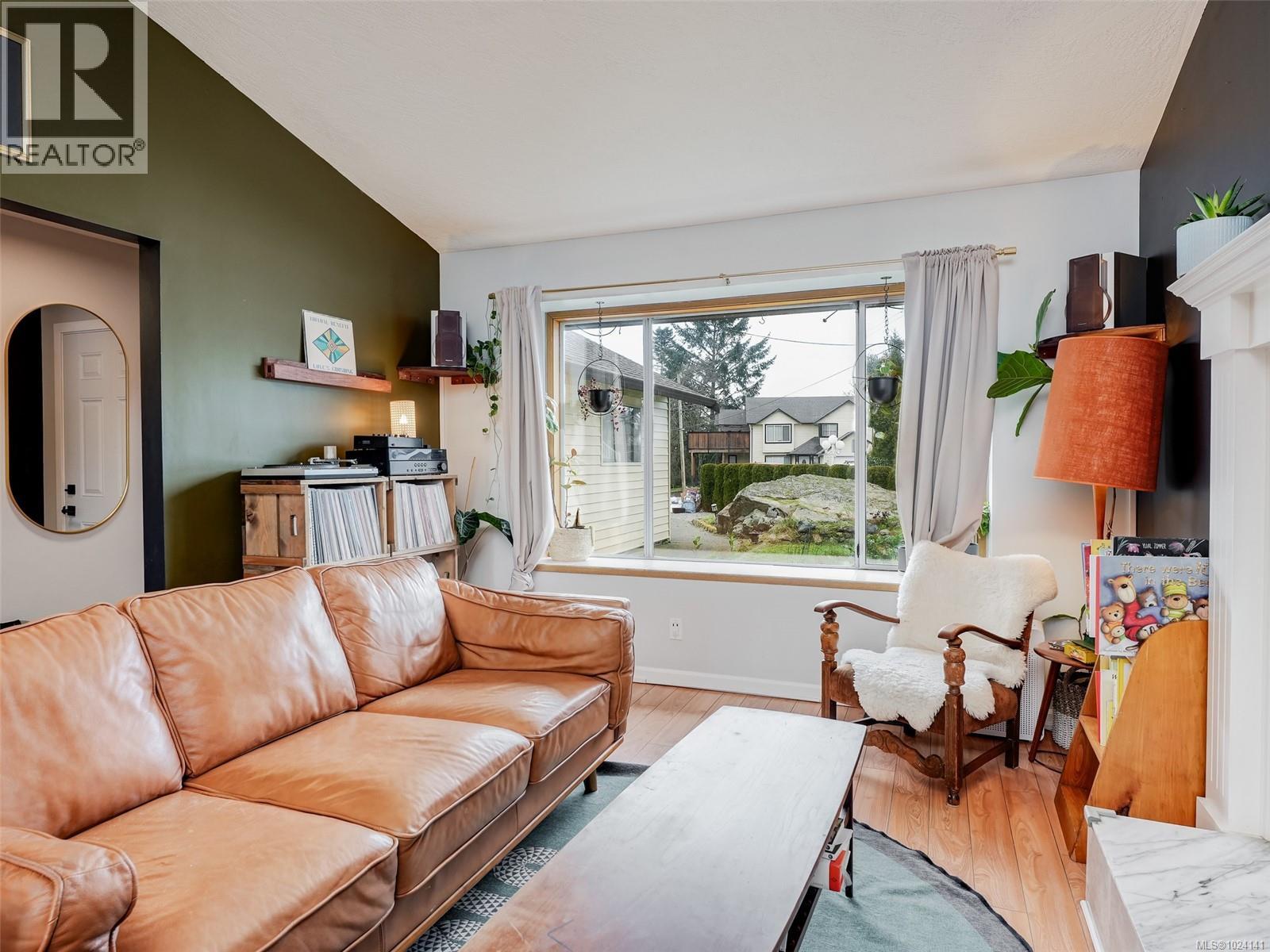 560 Atkins Ave - Photo 4 of 35, Langford, British Columbia